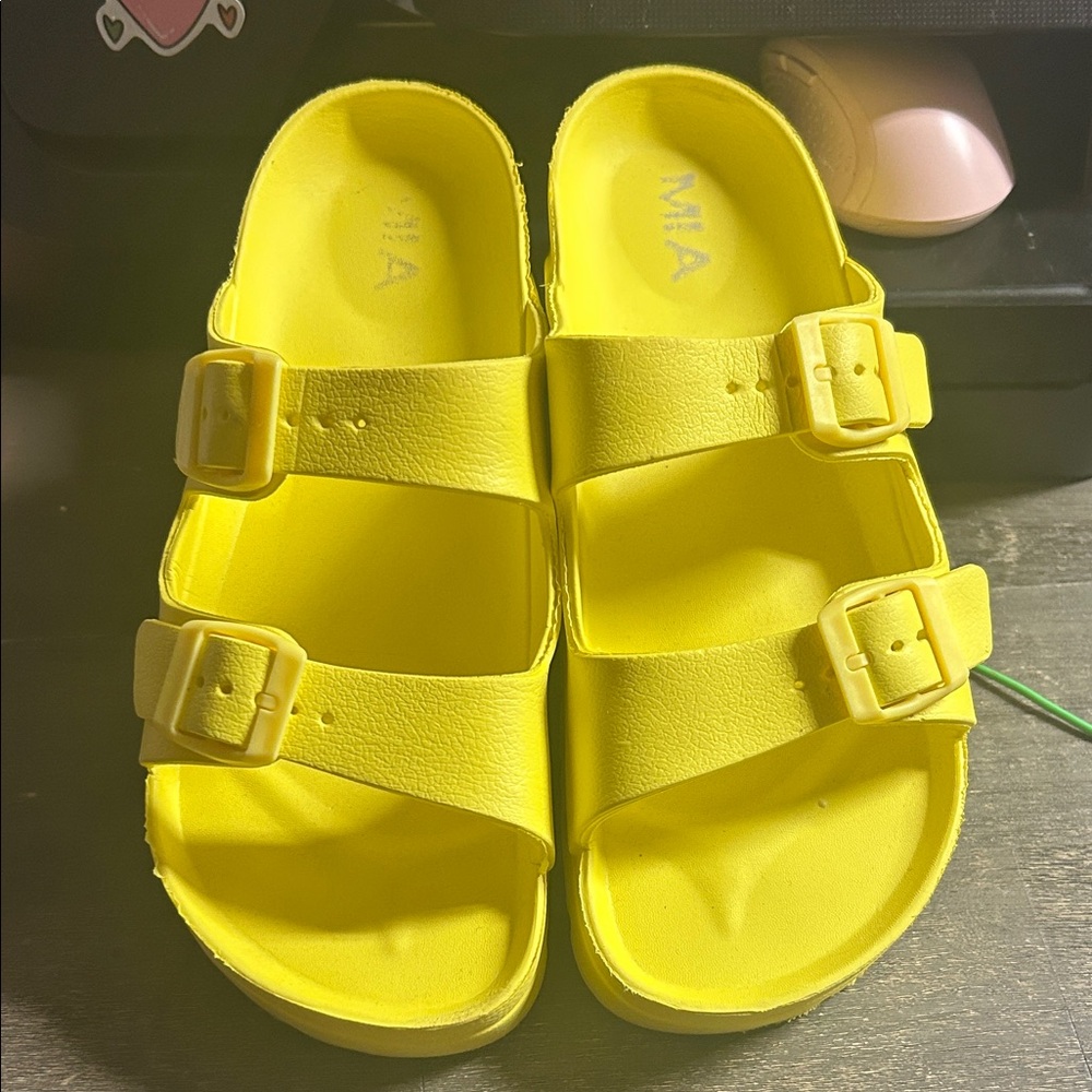 MIA Bright Yellow‎ Sandals